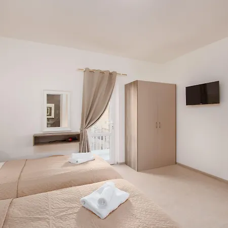 בית הארחה Island 4*