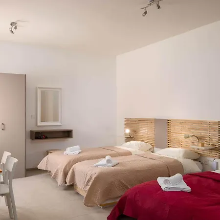 Island בית הארחה Gzira