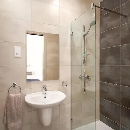 Island בית הארחה 4*