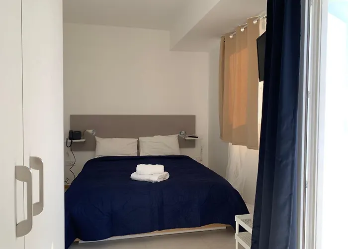 Island Πανσιόν