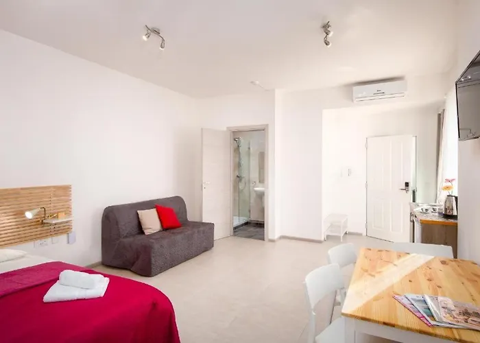 Πανσιόν Island 4*