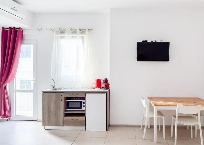 Island Πανσιόν